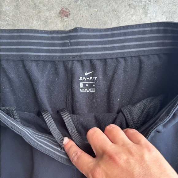 Nike Black Sweatpants with Elastic Waistband - Picture 3 of 3